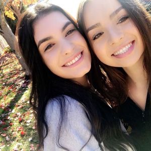 Meet your Posher, Selena